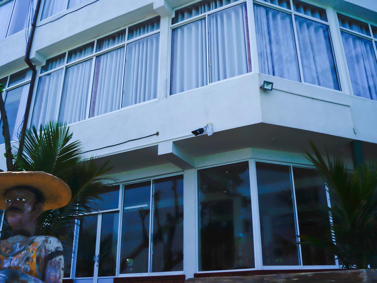 Sayurima Beach Hotel 아항가마 외부 사진