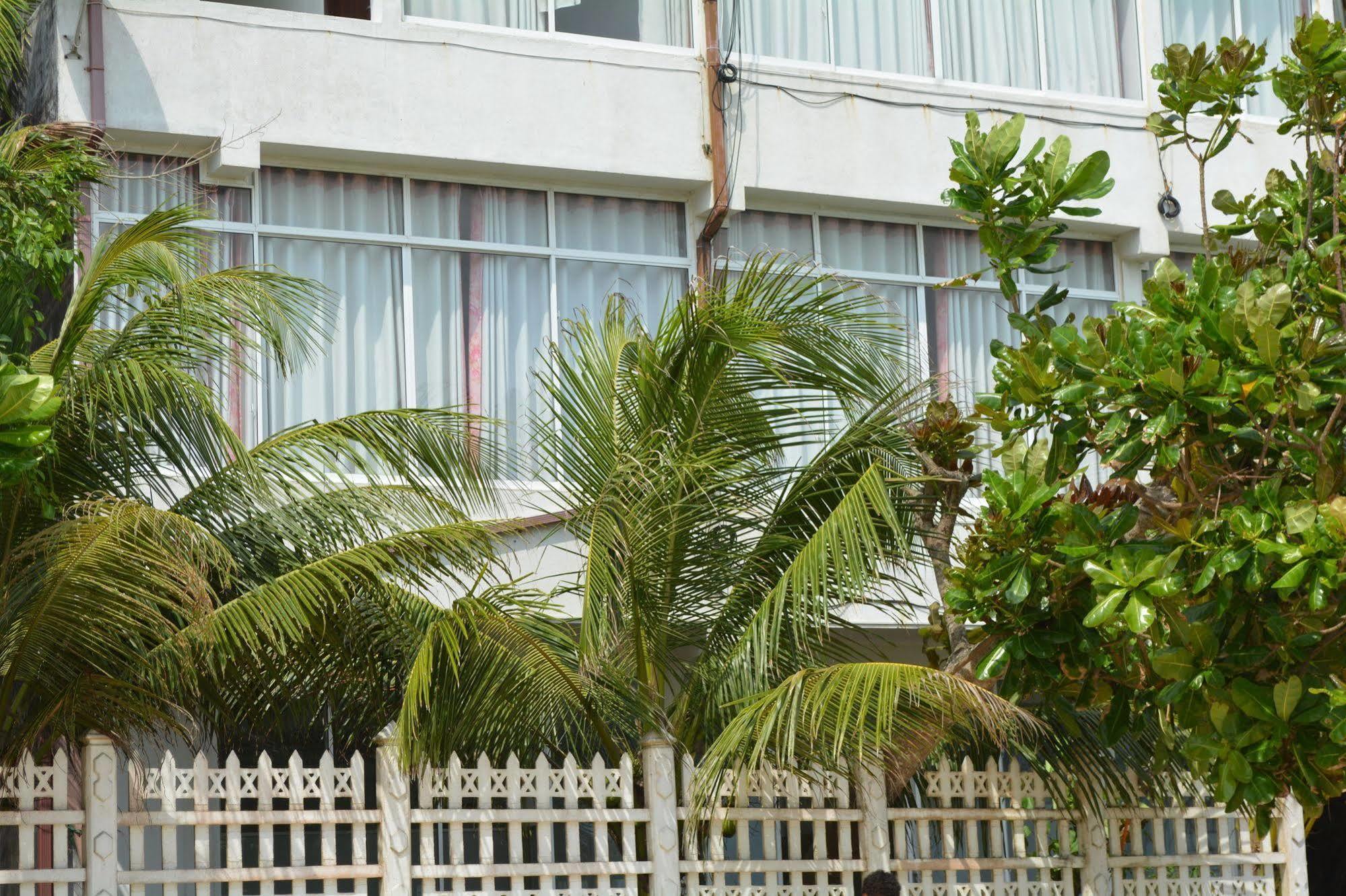 Sayurima Beach Hotel 아항가마 외부 사진